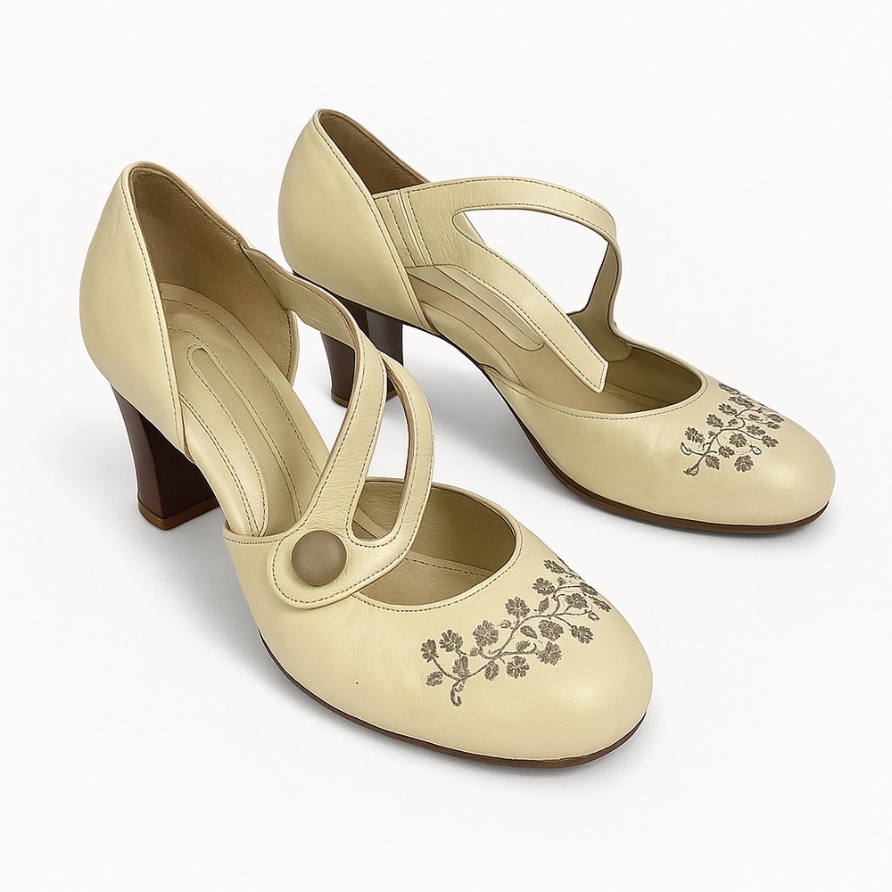 Fluevog Vintage Cream Mary Jane Heels w/ Embroidery – Size 10